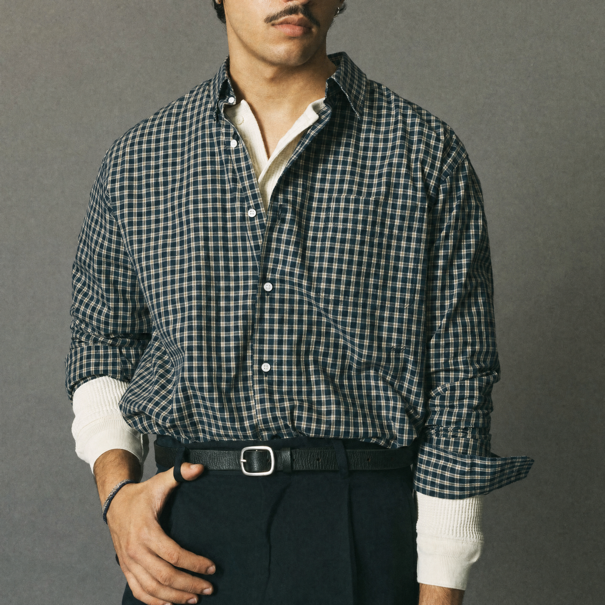Cross Buttondown image